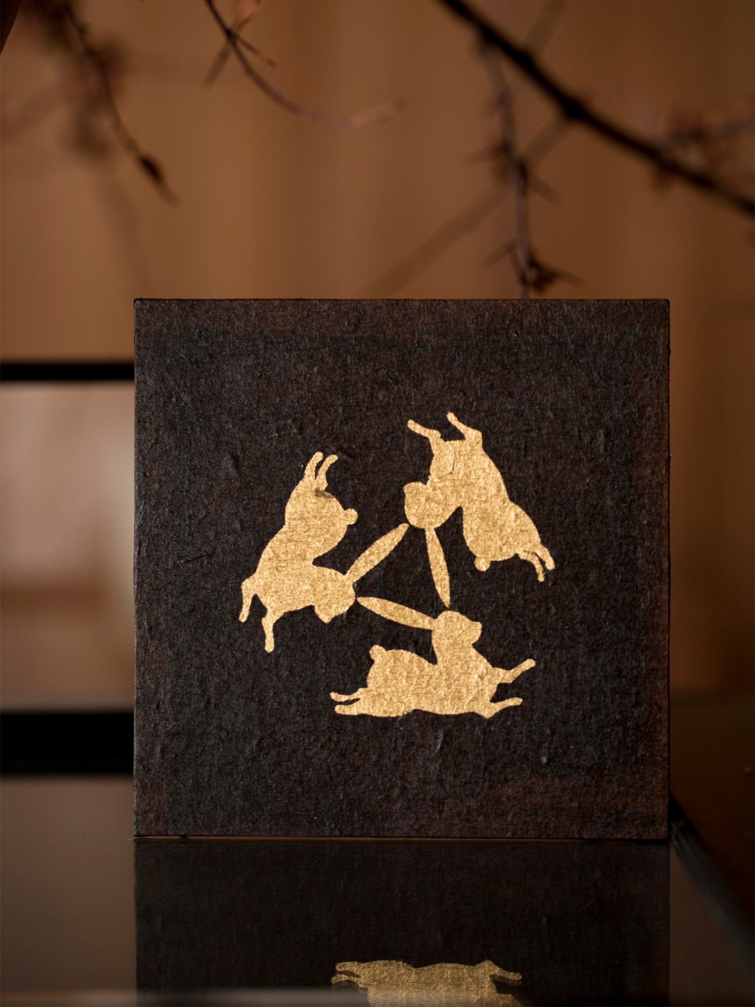 WMS™  Three rabbits sharing ears Zodiac Plate